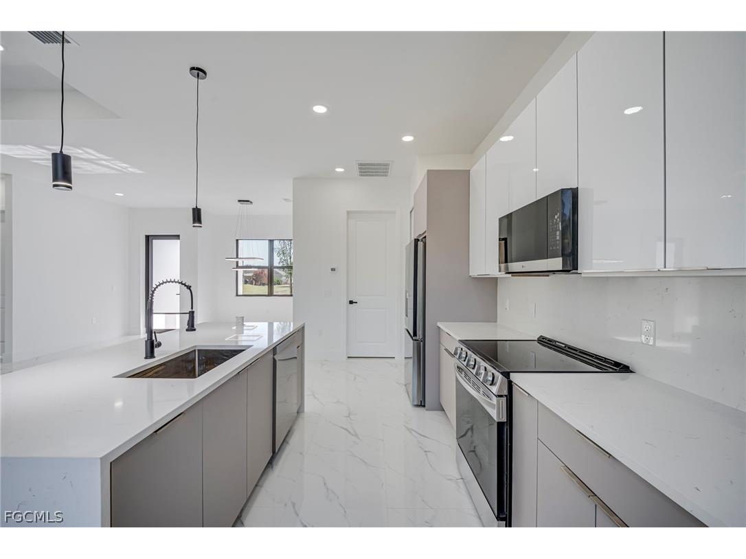 1927 Redmont Avenue Lehigh Acres FL 33972 2026009560 image7