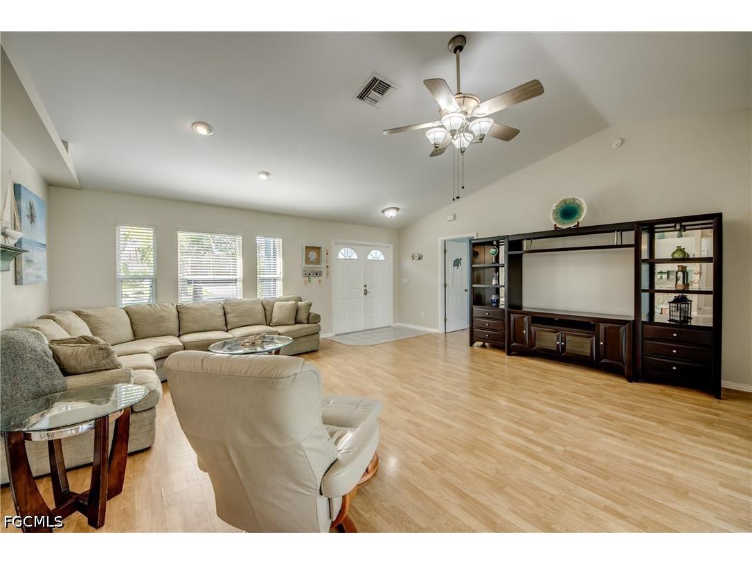 1927 SE 21st Street Cape Coral FL 33990 2026017176 image10