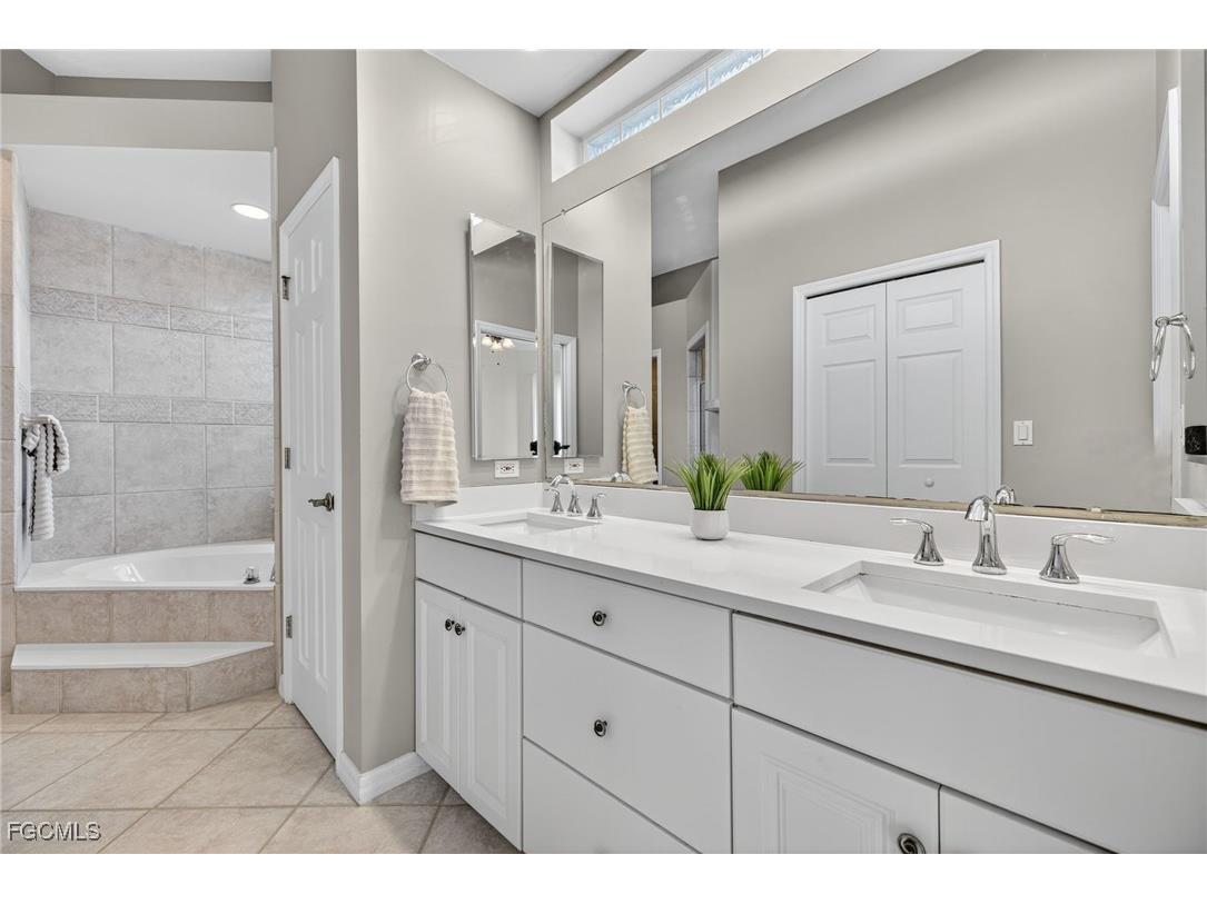 1928 SE 20th Lane Cape Coral FL 33990 2025019451 image27