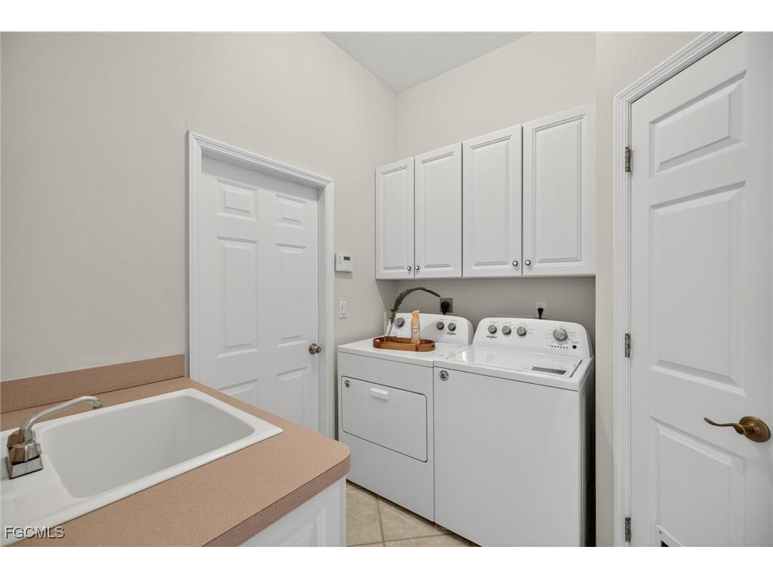 1928 SE 20th Lane Cape Coral FL 33990 2025019451 image35