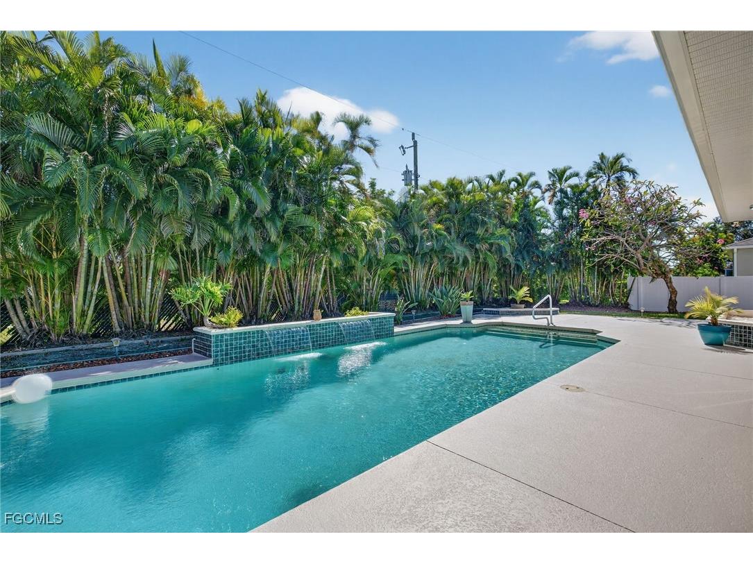 1928 SE 20th Lane Cape Coral FL 33990 2025019451 image5