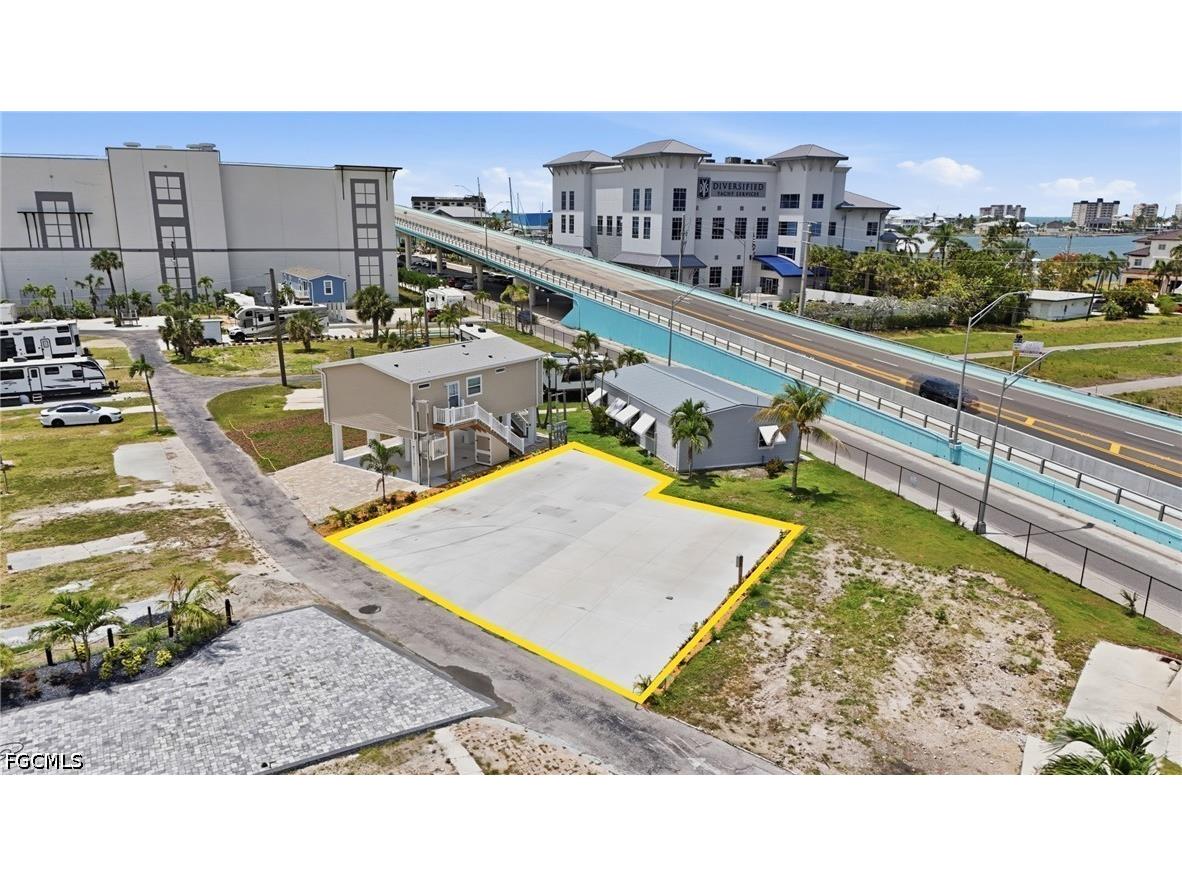 19281 #32-33 San Carlos Boulevard Fort Myers Beach FL 33931 2026021118 image2