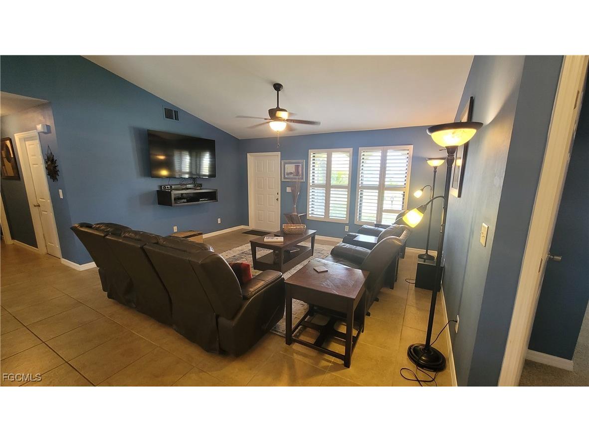 1929 NE 2nd Terrace Cape Coral FL 33909 2025011356 image4