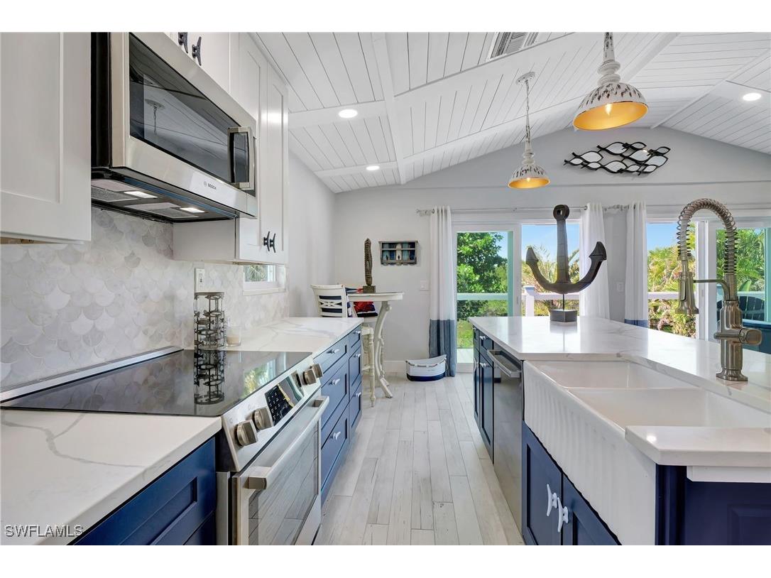 193 Cocohatchee Street Naples FL 34110 225073078 image8