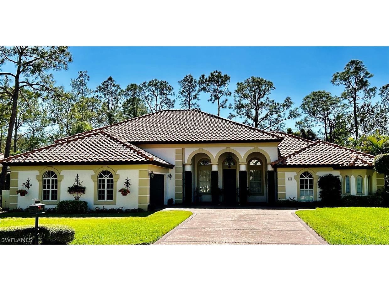 193 Edgemere Way S Naples FL 34105 223010138 image1