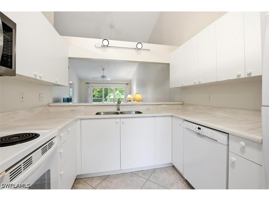 193 Robin Hood Circle #203 Naples FL 34104 226023280 image7