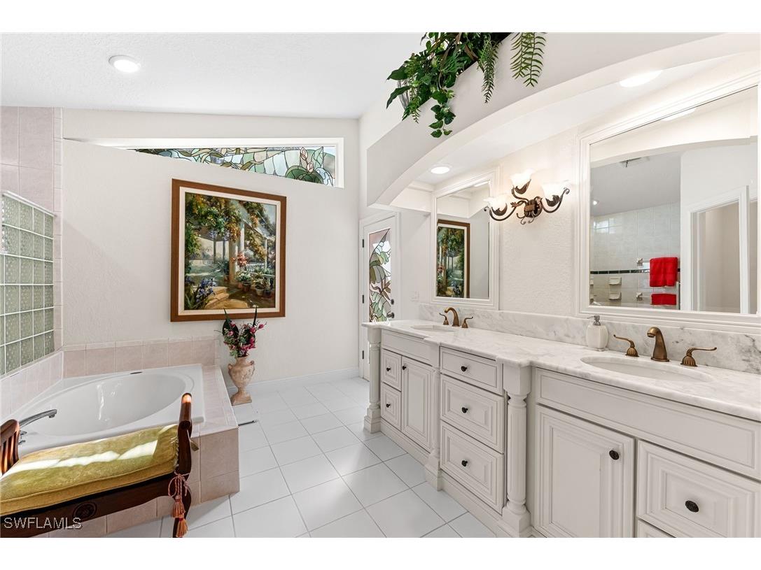 1930 Blackstone Circle Naples FL 34109 226002656 image12