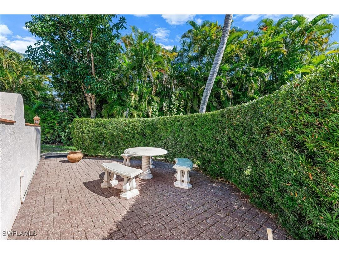 1930 Blackstone Circle Naples FL 34109 226002656 image23
