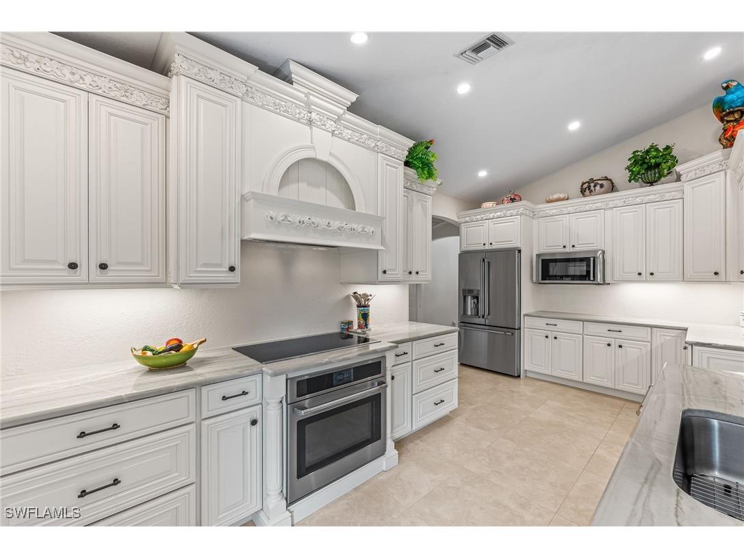 1930 Blackstone Circle Naples FL 34109 226002656 image7