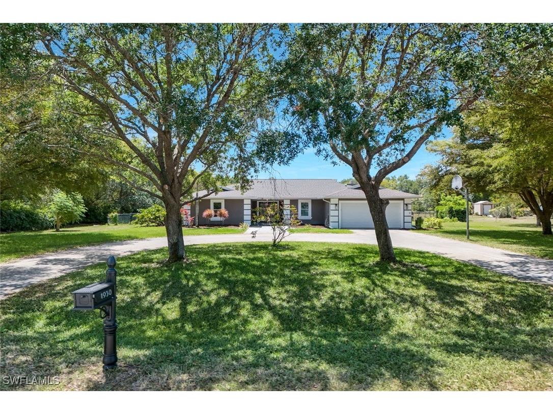 1930 Curling Avenue Naples FL 34109 225025471 image1