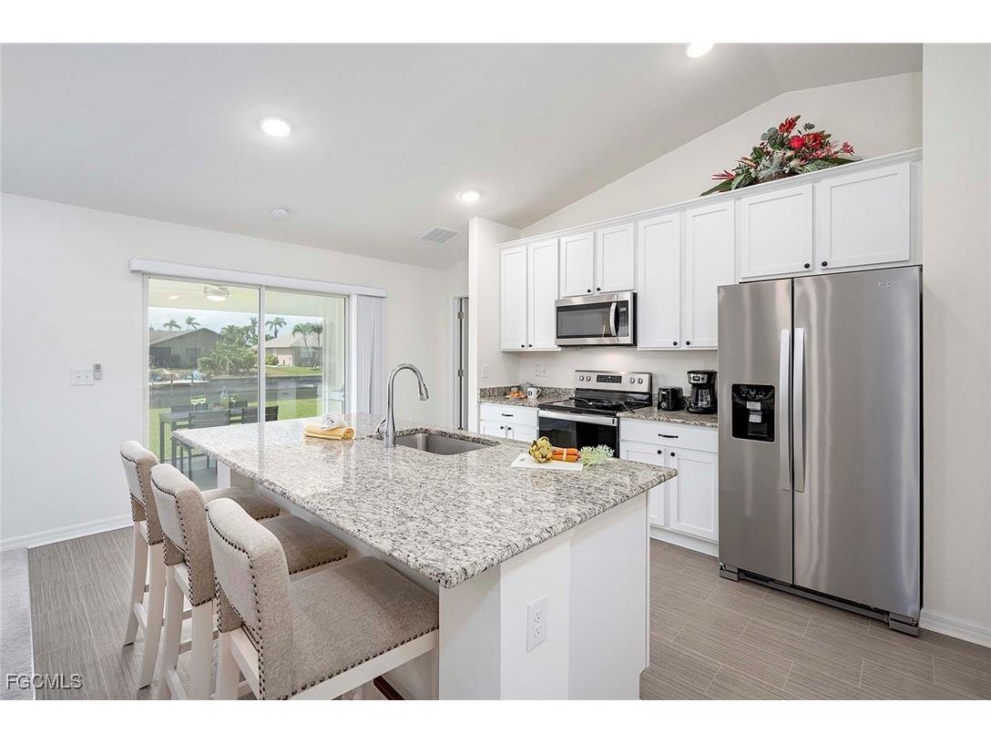 1930 NE 2nd Terrace Cape Coral FL 33909 2025009595 image5