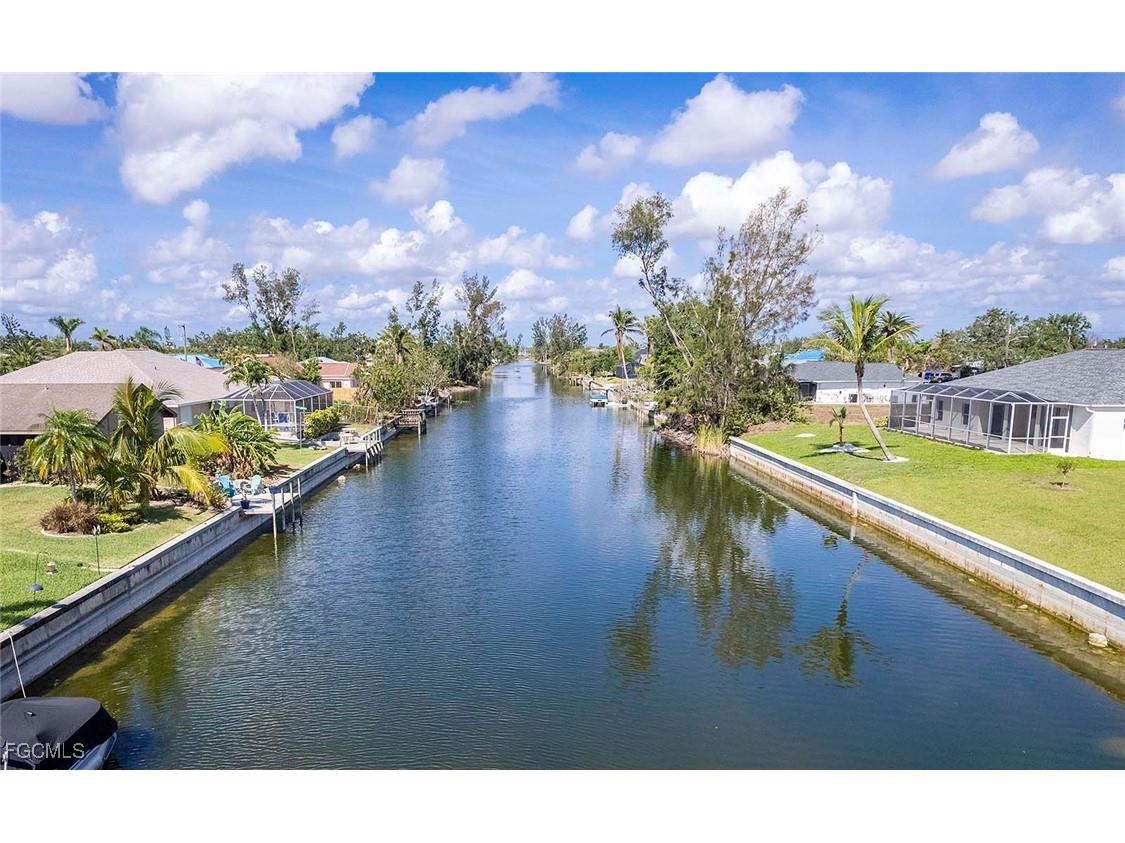 1930 NE 2nd Terrace Cape Coral FL 33909 2025015288 image32