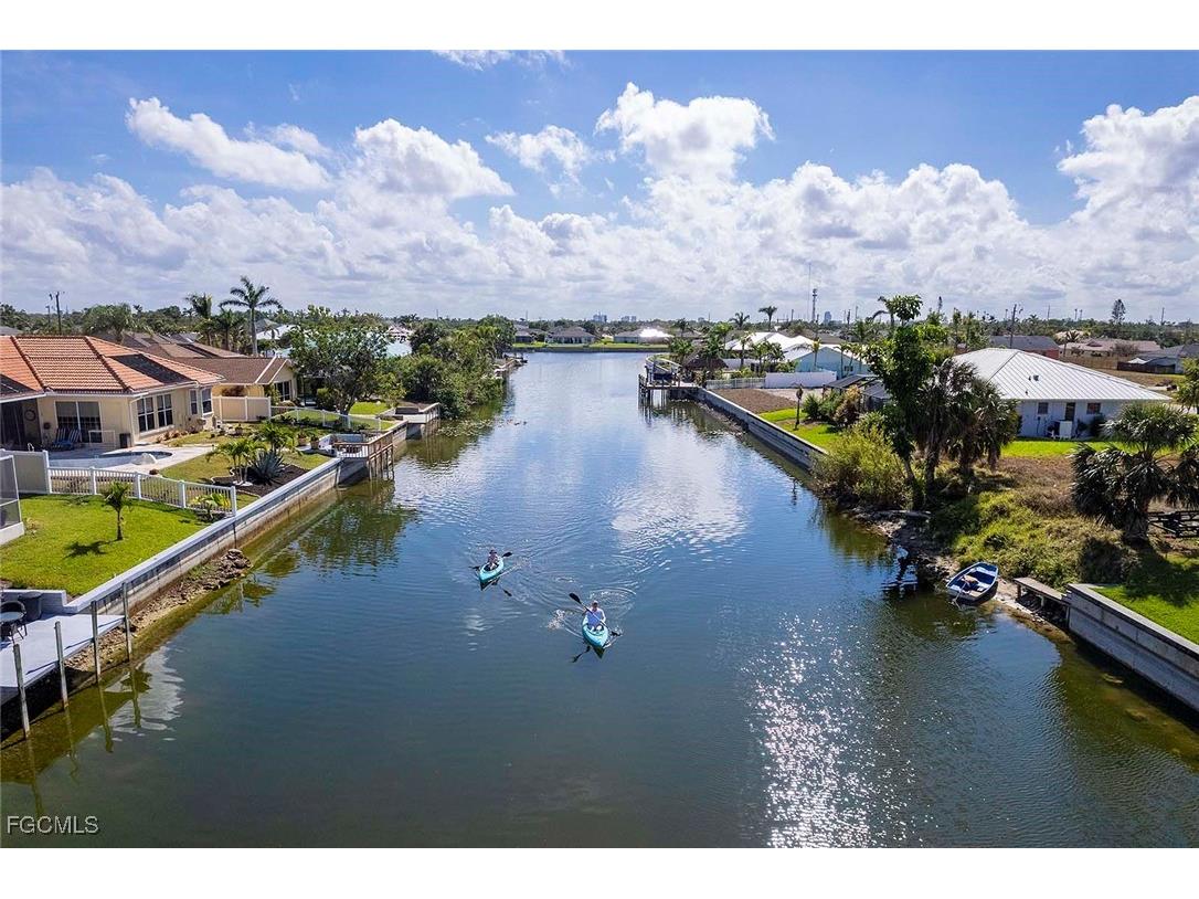 1930 NE 2nd Terrace Cape Coral FL 33909 2025015288 image33