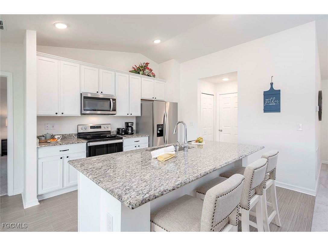 1930 NE 2nd Terrace Cape Coral FL 33909 2025015288 image5