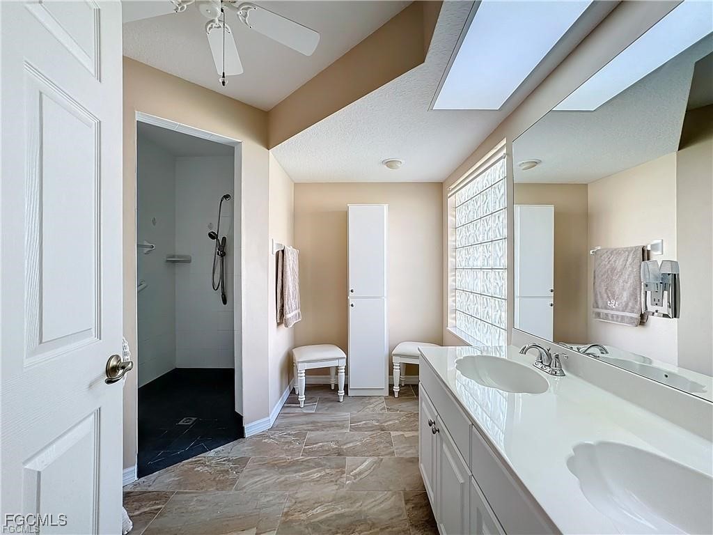 1931 Corona Del Sire Drive North Fort Myers FL 33917 2025015833 image13