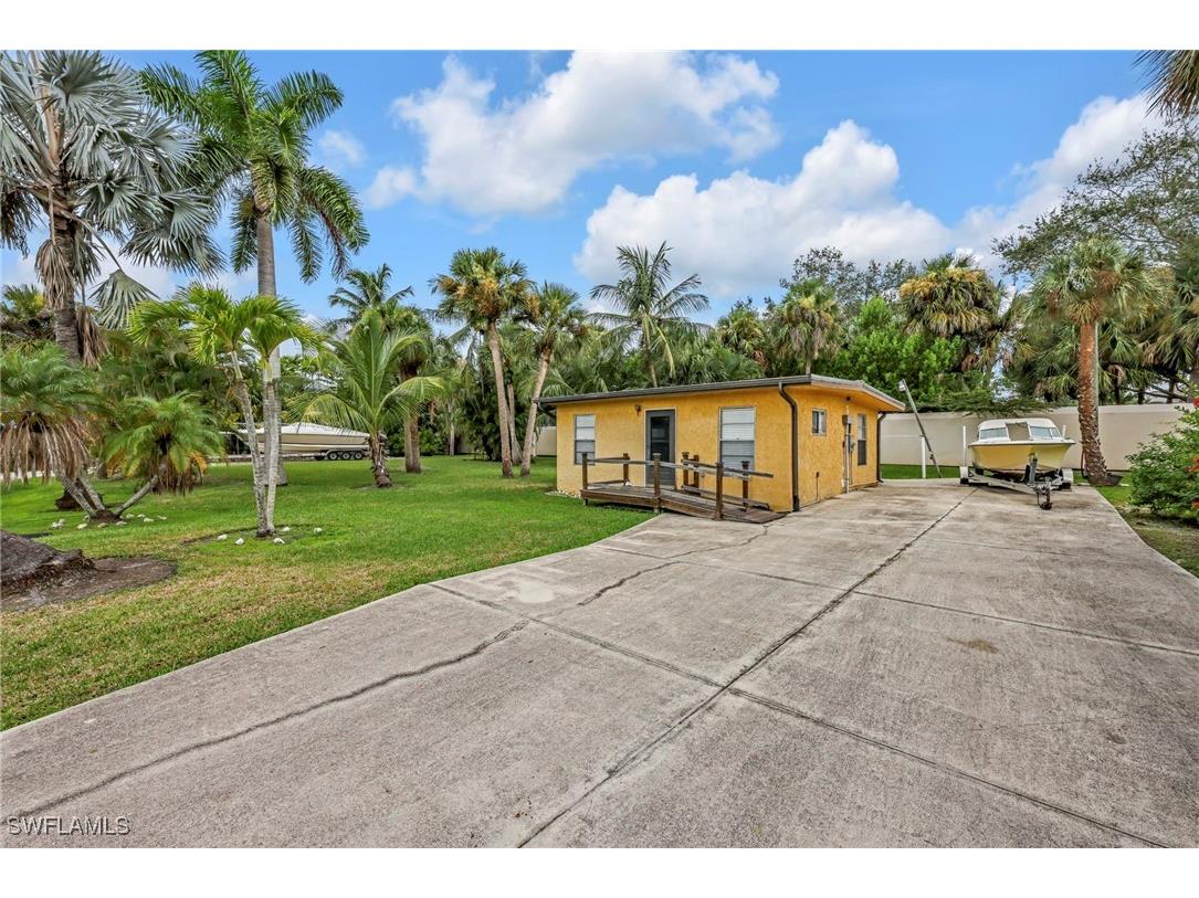 1931 Danford Street Naples FL 34112 226002830 image4