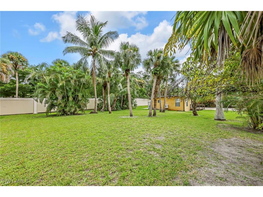 1931 Danford Street Naples FL 34112 226002830 image8