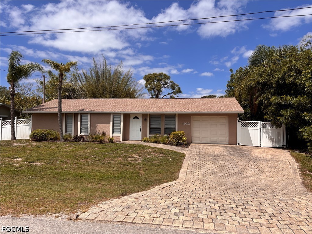 1933 Flamingo Drive North Fort Myers FL 33991 2026016972 image1