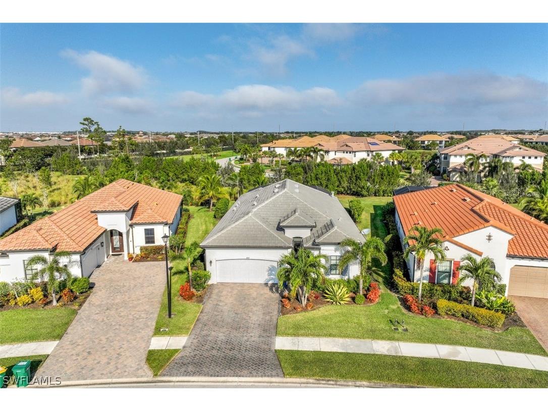 1933 Mustique Street Naples FL 34120 222088525 image1