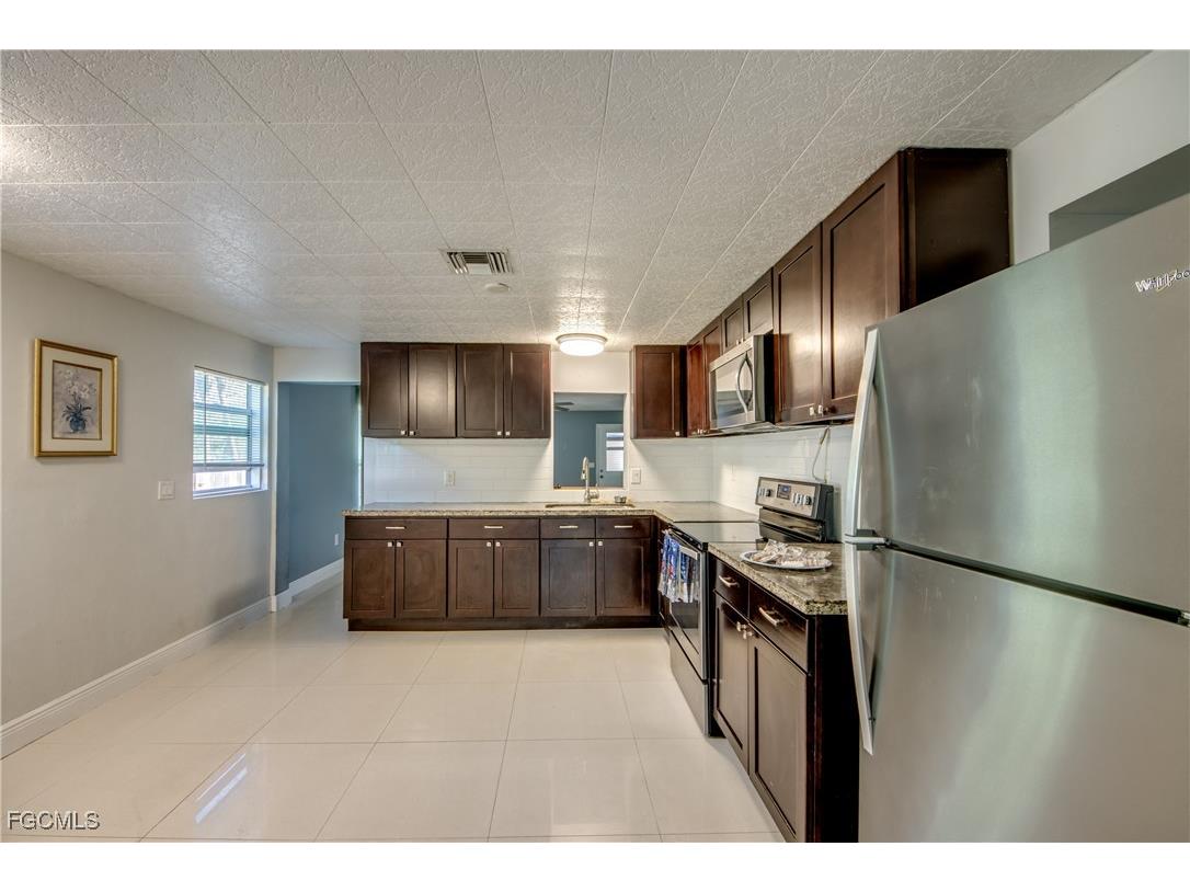 19330 Meredith Road North Fort Myers FL 33917 2025025370 image12