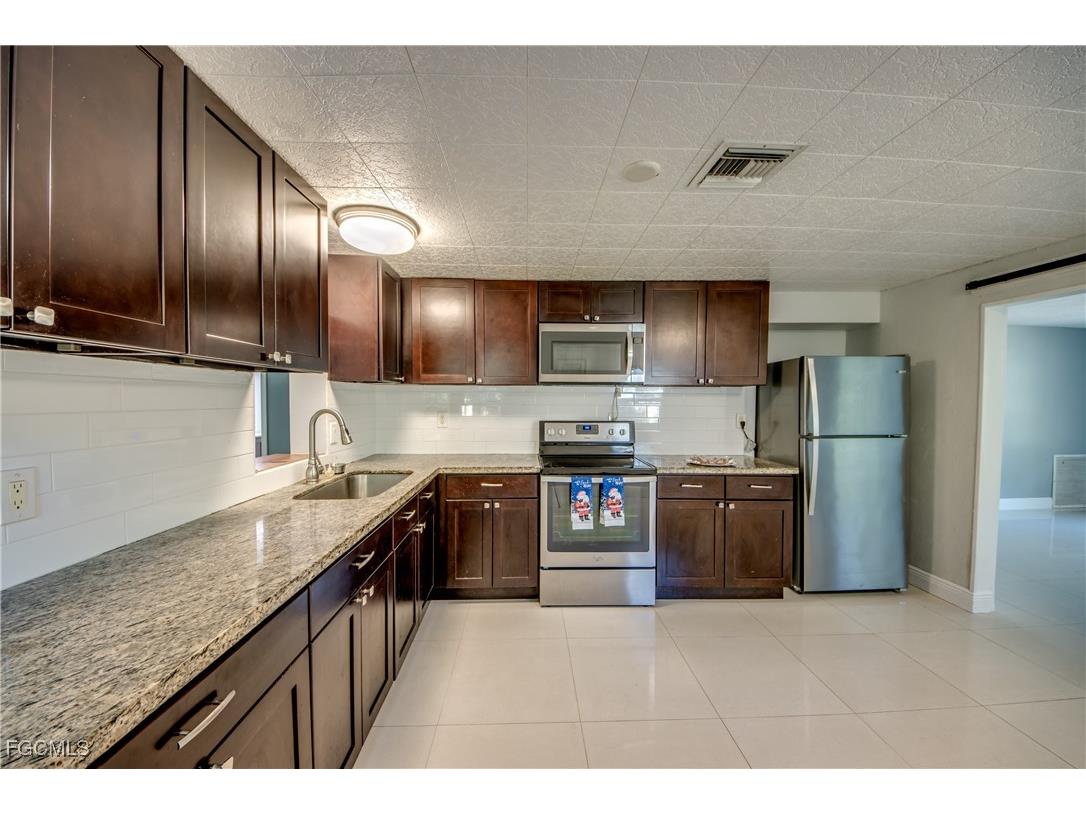 19330 Meredith Road North Fort Myers FL 33917 2025025370 image15