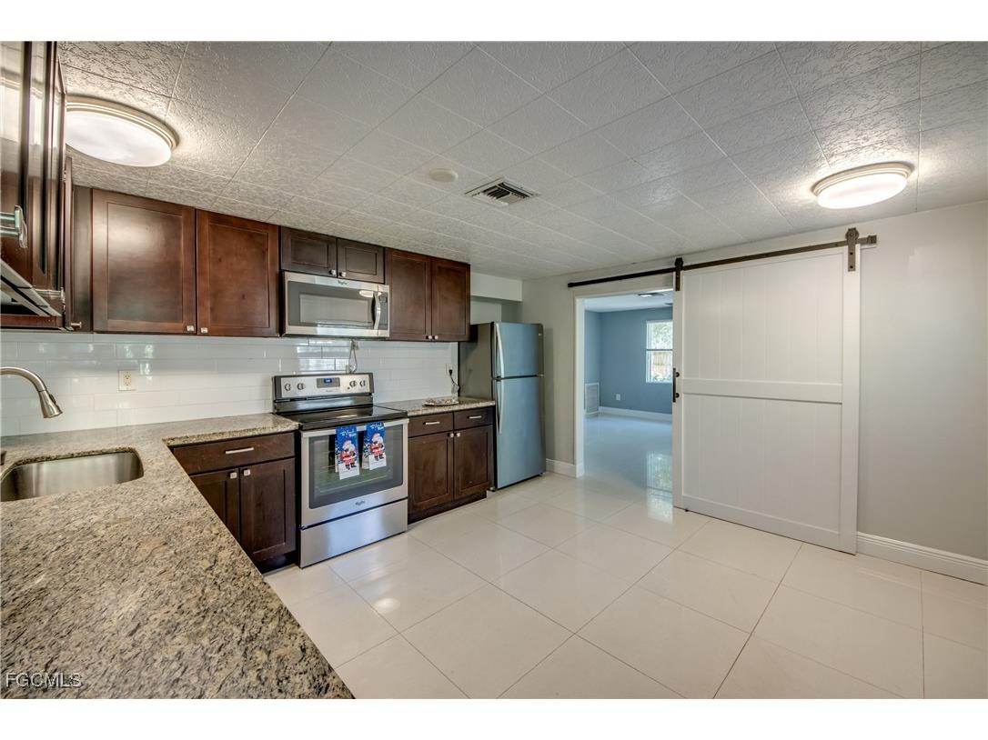 19330 Meredith Road North Fort Myers FL 33917 2025025370 image16