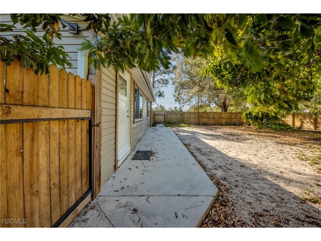 19330 Meredith Road North Fort Myers FL 33917 2025025370 image46