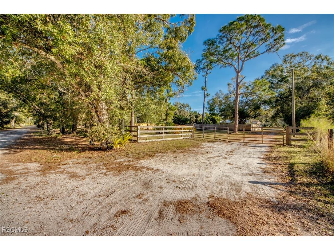 19330 Meredith Road North Fort Myers FL 33917 2025025370 image49