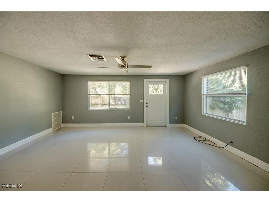 19330 Meredith Road North Fort Myers FL 33917 2025025370 image9