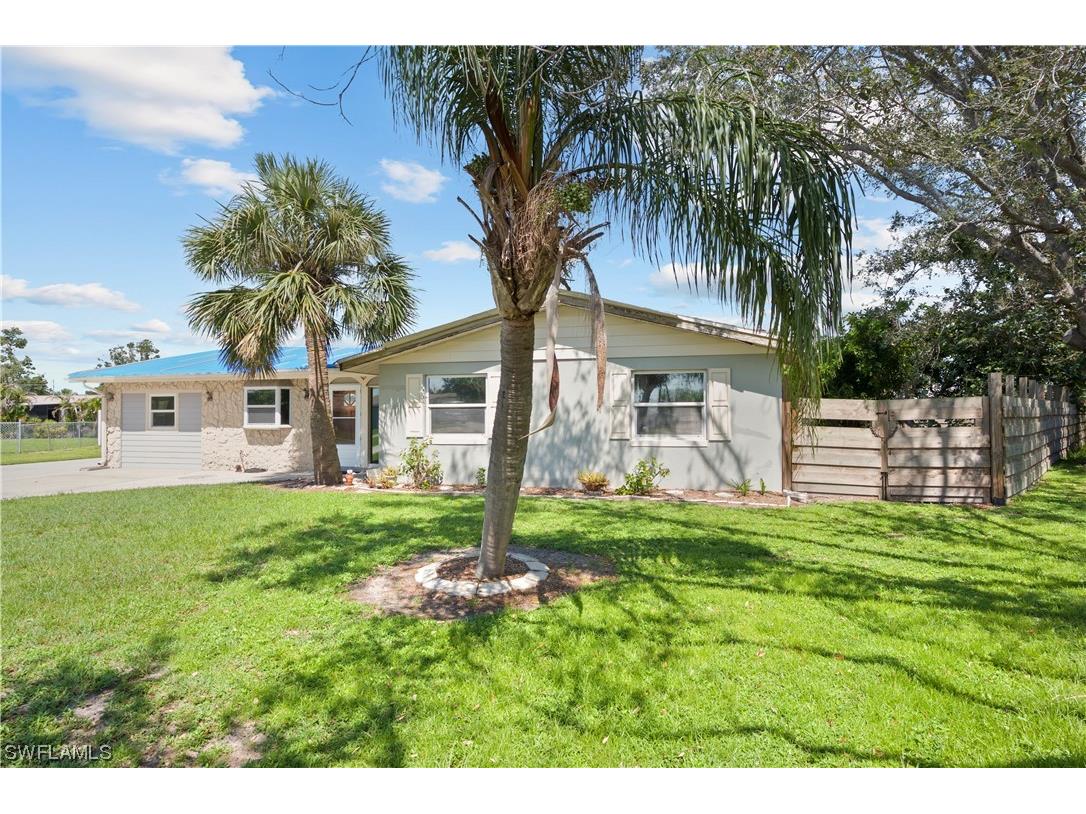 1934 Howe Court North Fort Myers FL 33903 223056740 image1