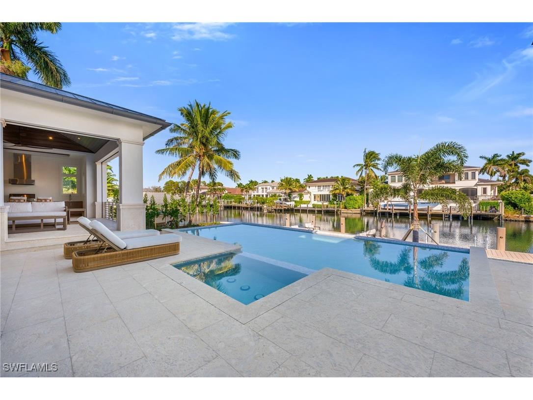 1935 5th Street S Naples FL 34102 225019976 image4