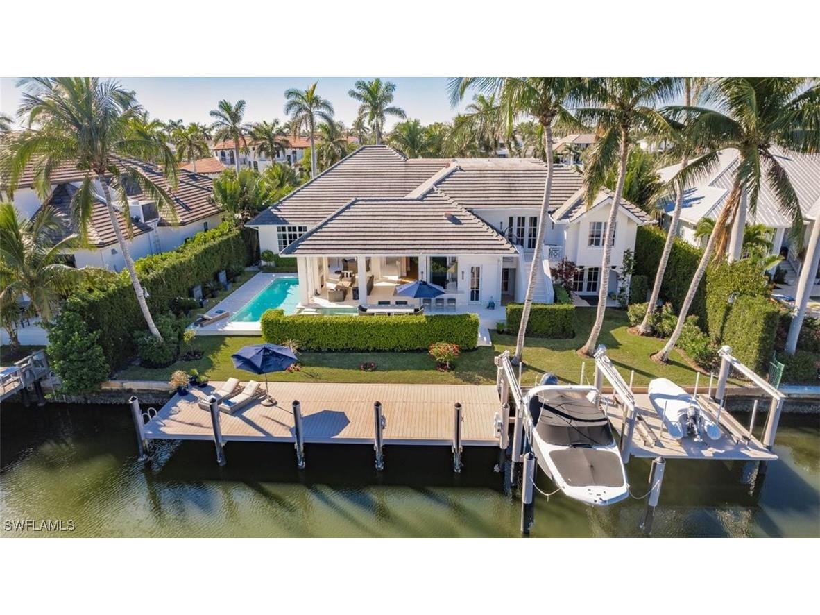 1935 7th Street S Naples FL 34102 225080095 image1