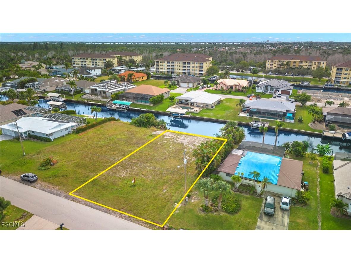 1936 Coral Point Drive Cape Coral FL 33990 2025026005 image10