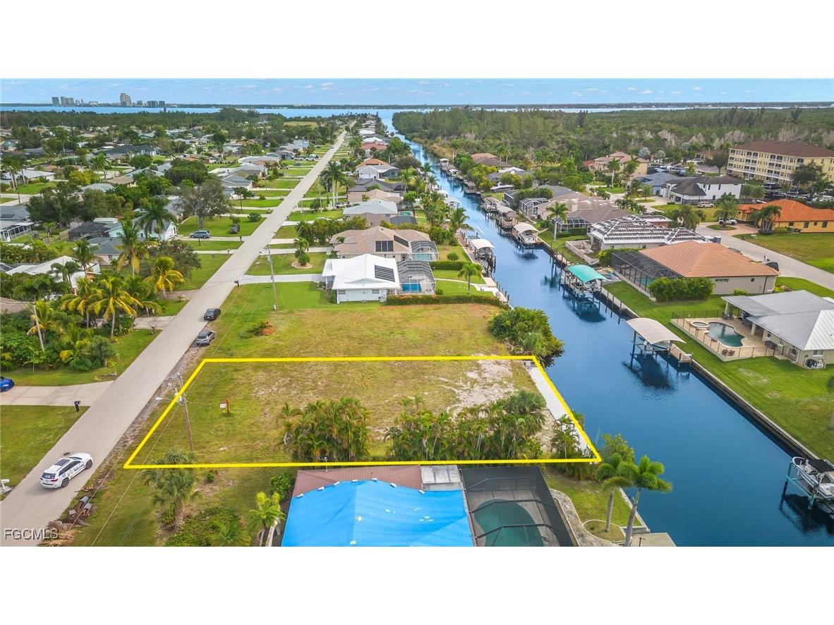 1936 Coral Point Drive Cape Coral FL 33990 2025026005 image13