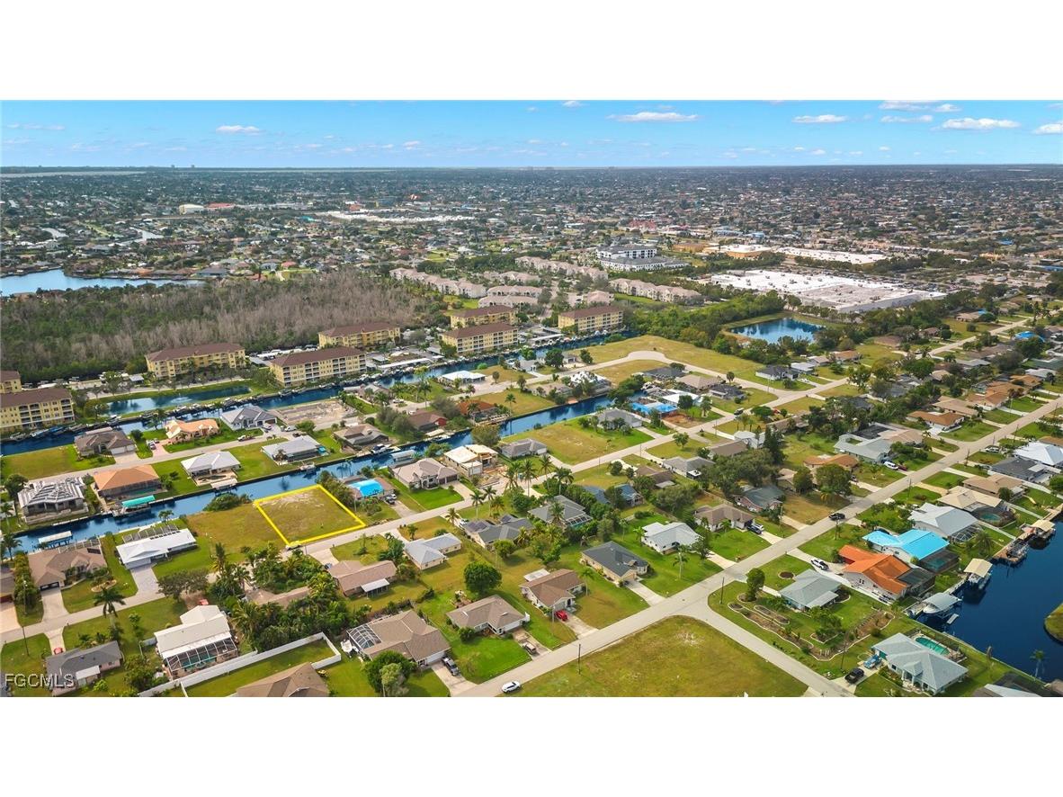1936 Coral Point Drive Cape Coral FL 33990 2025026005 image2