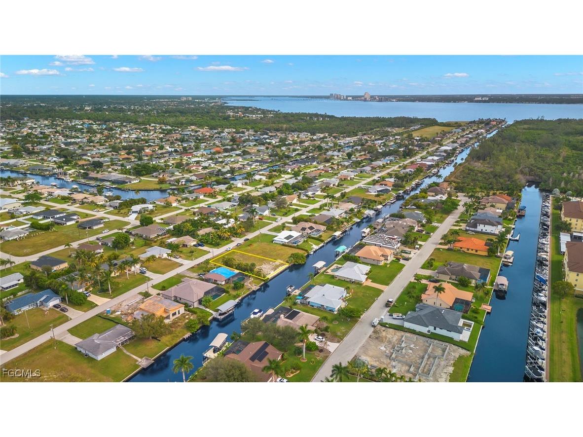 1936 Coral Point Drive Cape Coral FL 33990 2025026005 image5