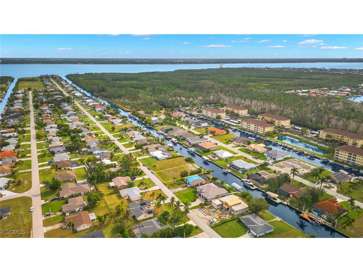 1936 Coral Point Drive Cape Coral FL 33990 2025026005 image6