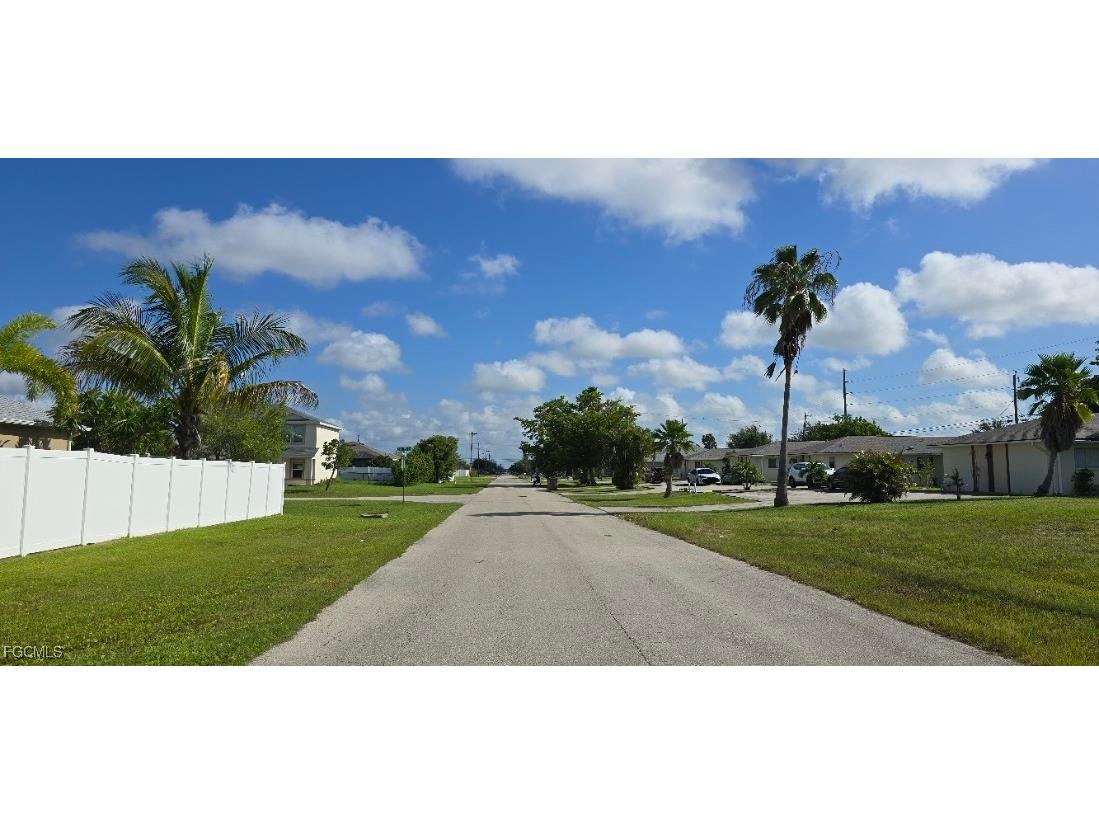1937 SW Santa Barbara Place Cape Coral FL 33991 2025000332 image3