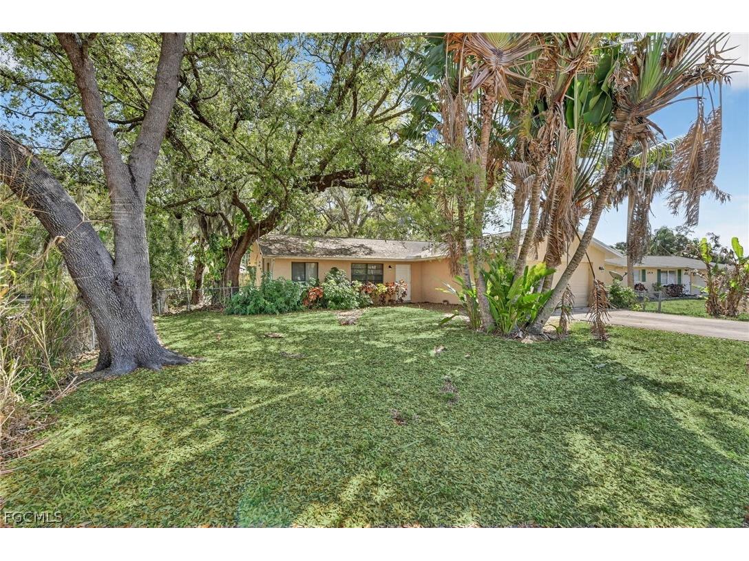 1938 Flamingo Drive North Fort Myers FL 33917 2026012329 image1