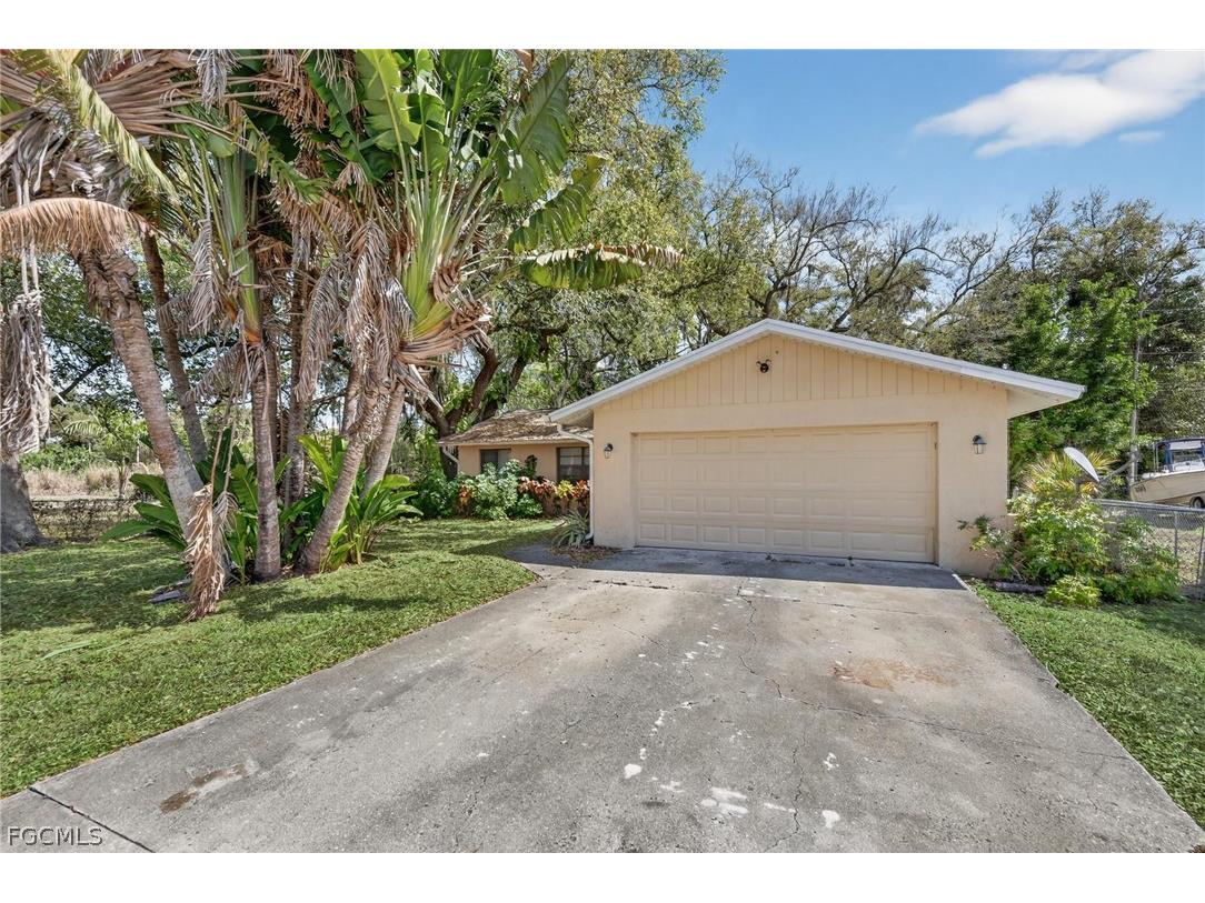 1938 Flamingo Drive North Fort Myers FL 33917 2026012329 image2