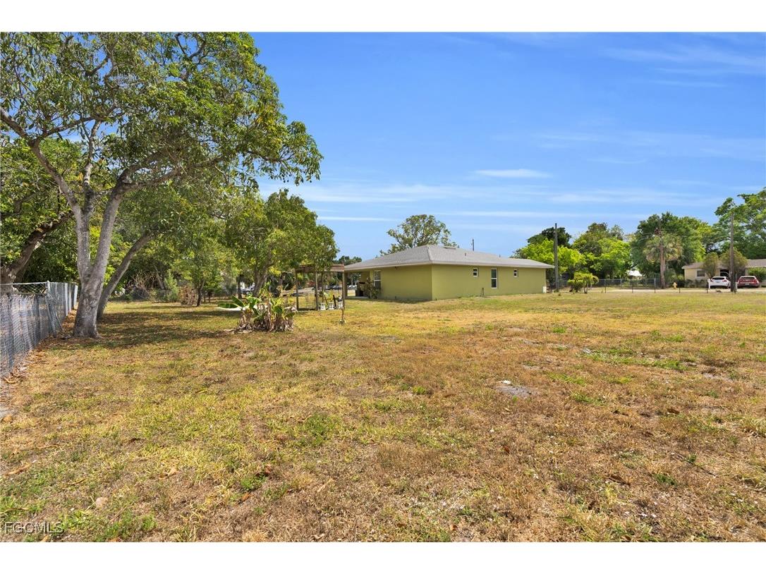 1938 Lillie Street Fort Myers FL 33916 2025010603 image10