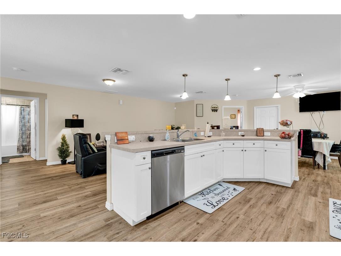 1938 Lillie Street Fort Myers FL 33916 2025010603 image17