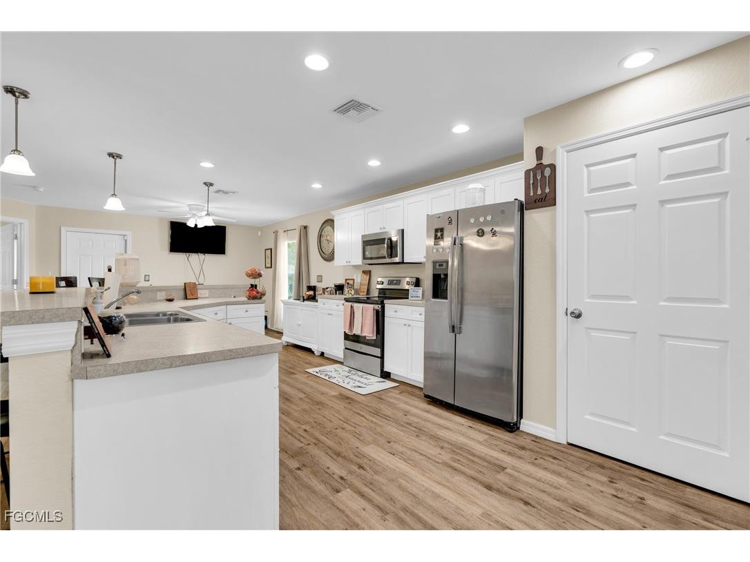 1938 Lillie Street Fort Myers FL 33916 2025010603 image18