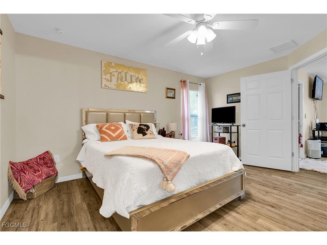 1938 Lillie Street Fort Myers FL 33916 2025010603 image21