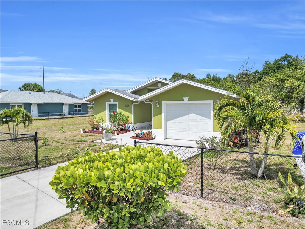 1938 Lillie Street Fort Myers FL 33916 2025010603 image3