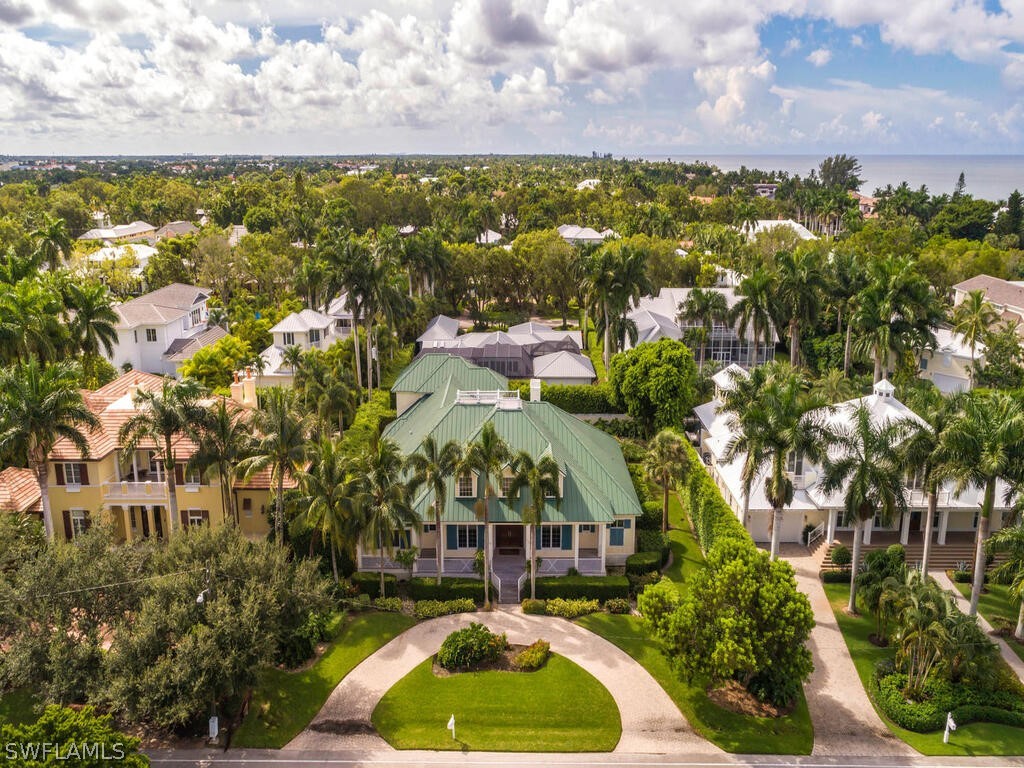 194 4th Avenue N Naples FL 34102 221072269 image1