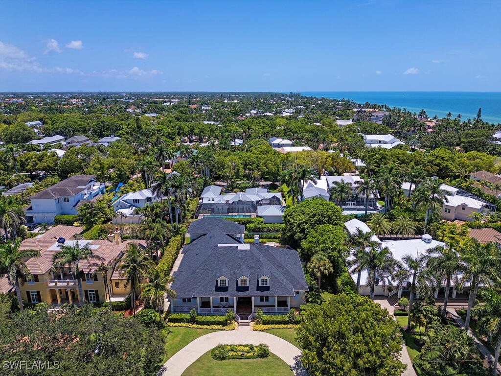 194 4th Avenue N Naples FL 34102 225072541 image1