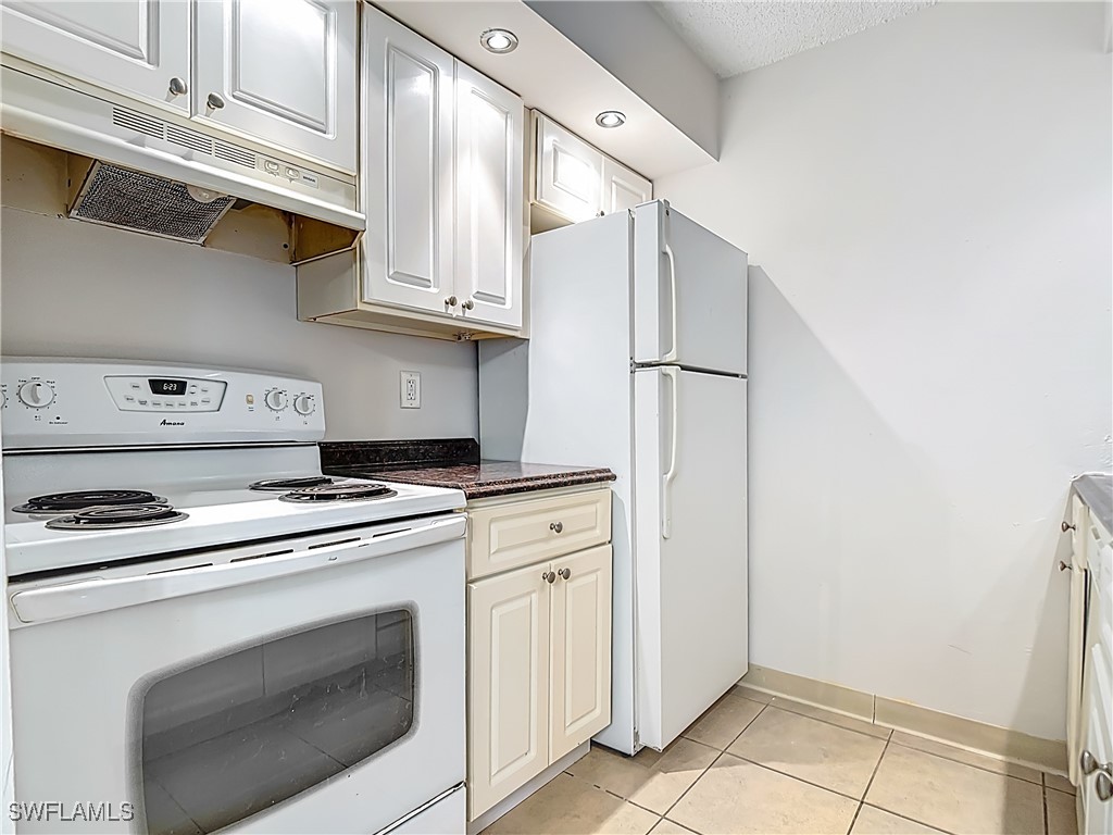 194 Santa Clara Drive #12 Naples FL 34104 225074080 image13