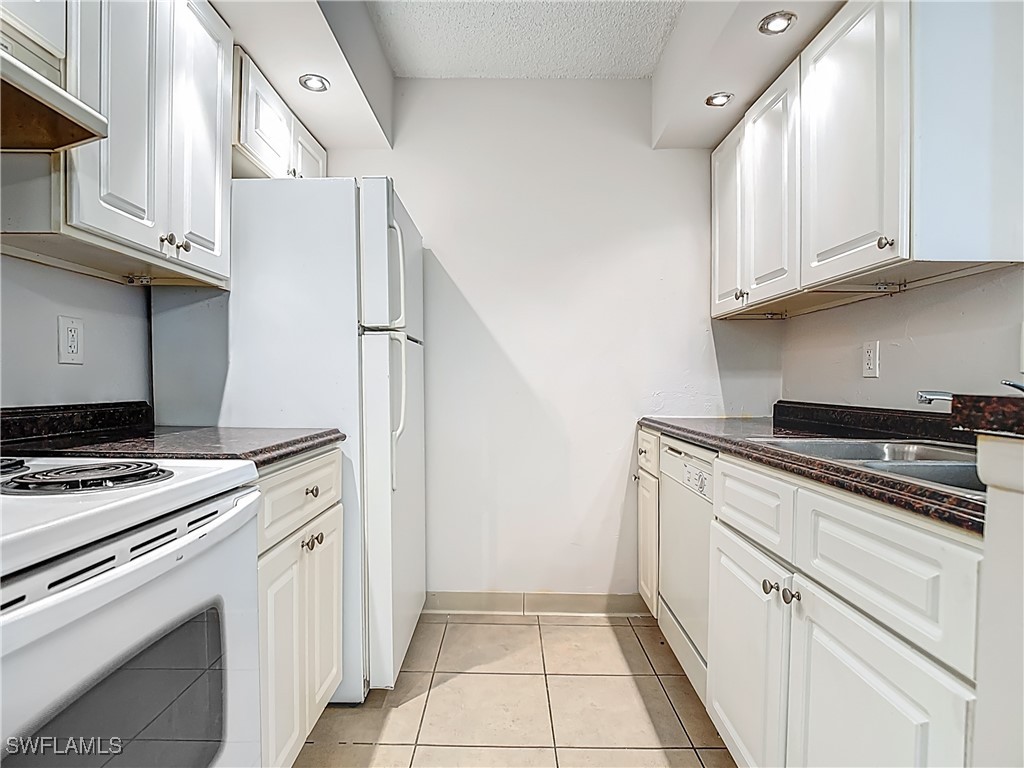 194 Santa Clara Drive #12 Naples FL 34104 225074080 image14