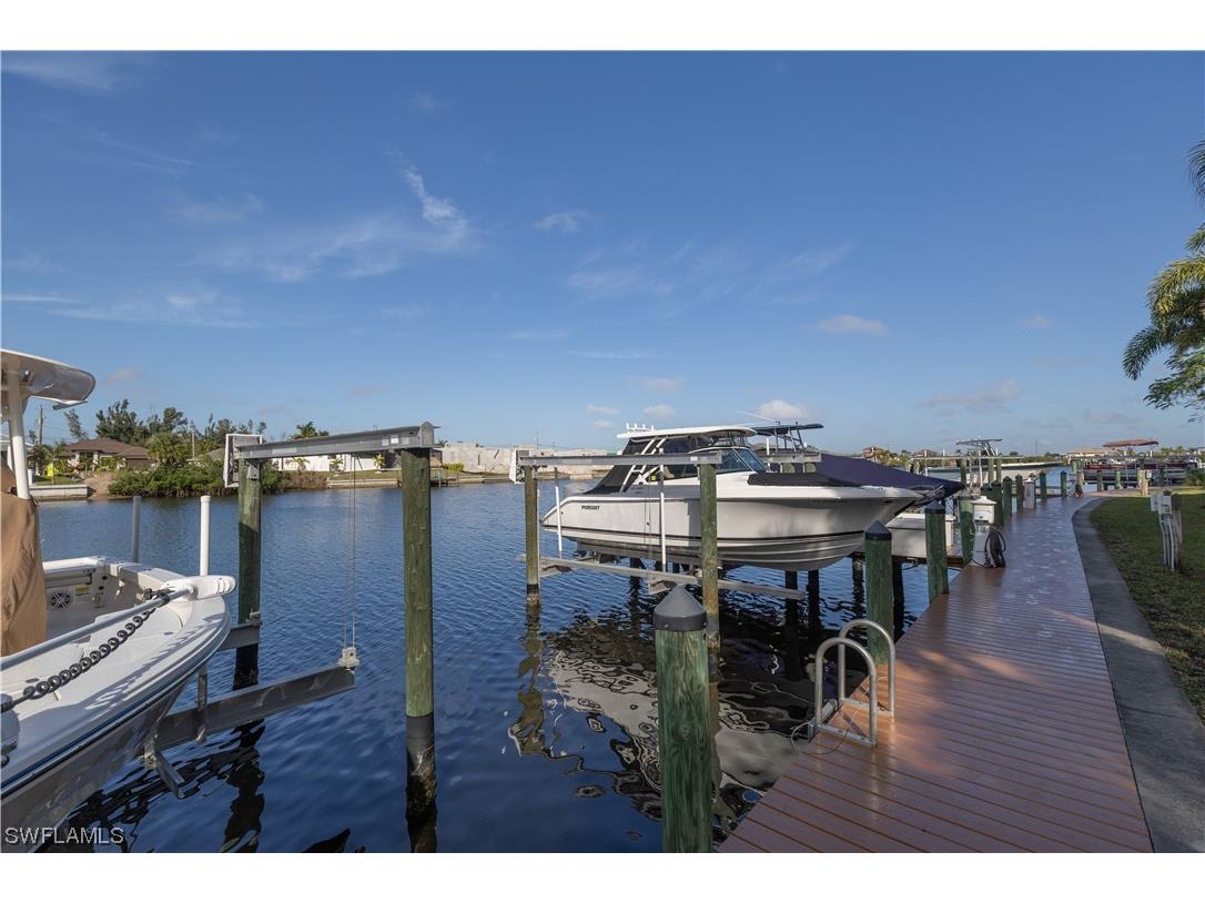 194 Shadroe Cove Circle #601 Cape Coral FL 33991 224007364 image1